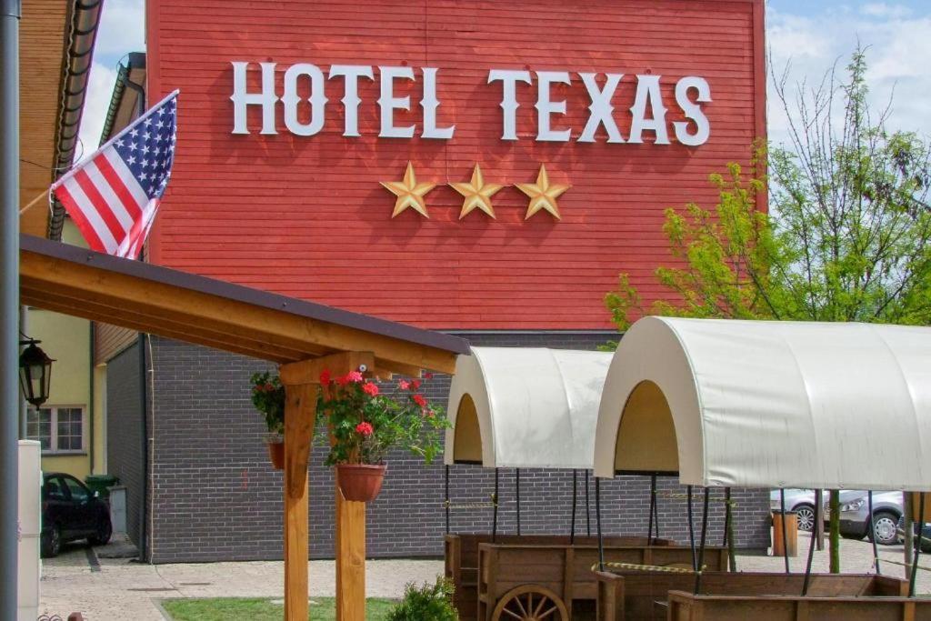 Hotel Texas*** Żory Esterno foto